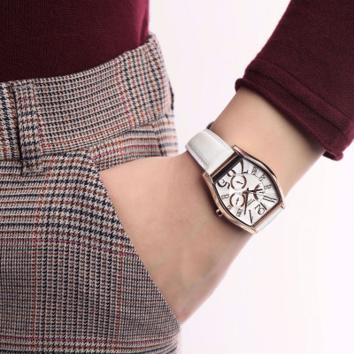 ساعت مچی زنانه اصل | برند کاسیو | مدل SHE-3026GL-7AUDR